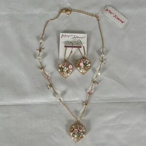 BETSEY JOHNSON Vintage Beaded Heart Floral Pendant Necklace AND Earrings NWT